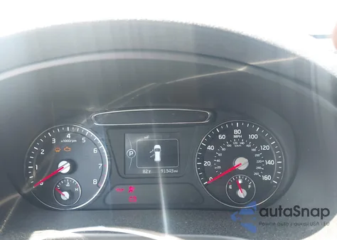 2016 Kia Sorento 2.4L Lx z USA, uszkodzony, nr VIN 5XYPG4A38GG121650